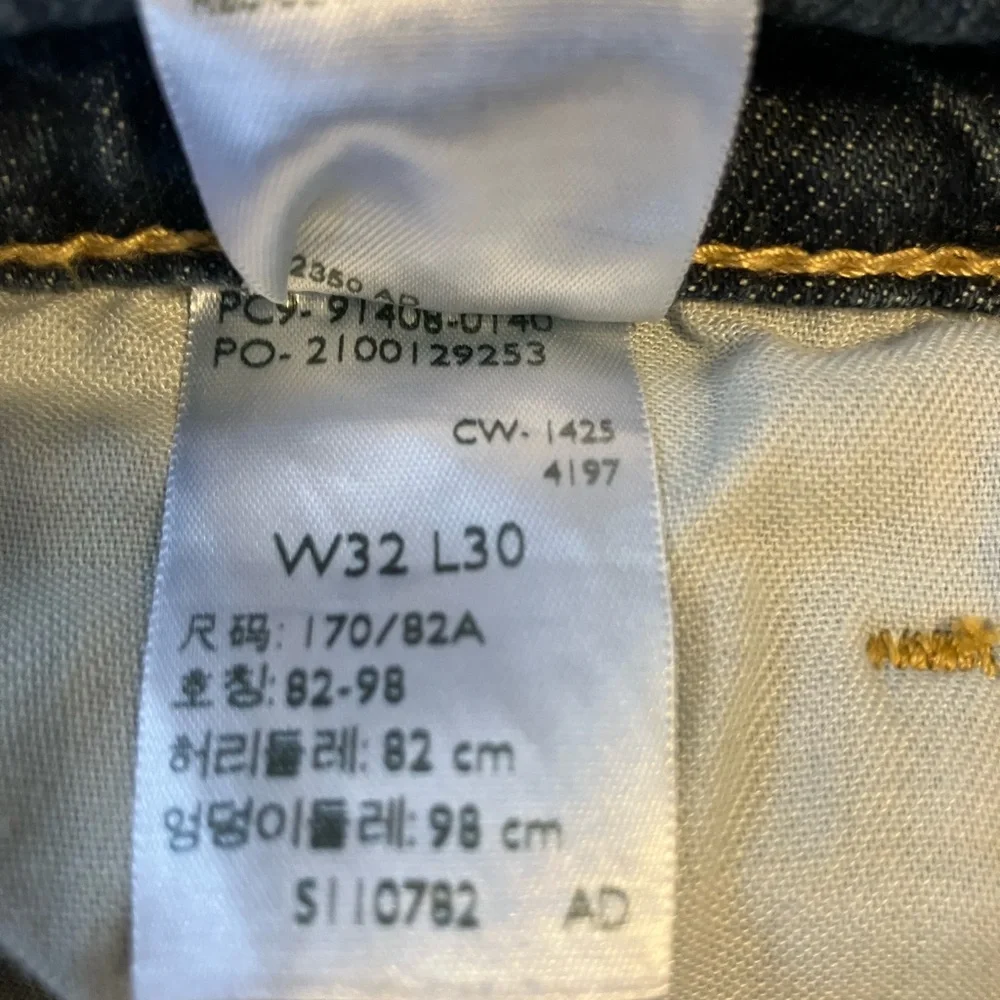 Levi Strauss Signature Jeans 32x30 Relaxed Med Wash Straight